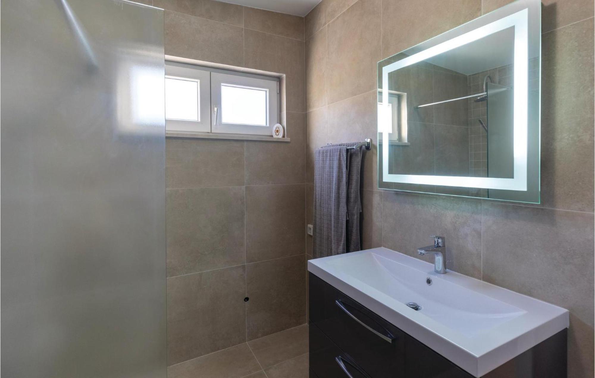 Awesome Apartment In Blace With House Sea View Exteriör bild